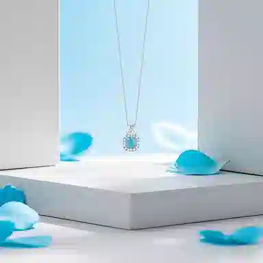 925
