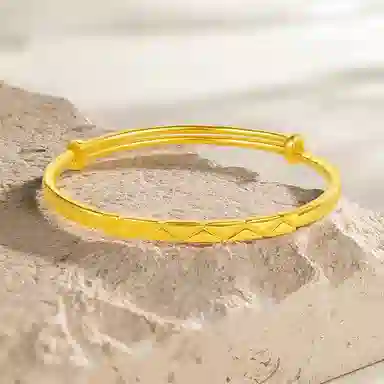 999