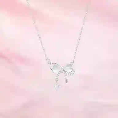 925