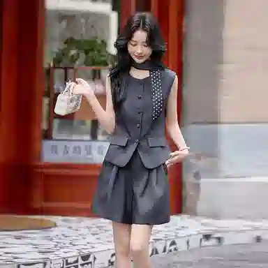 PIERRE CARDIN 2025