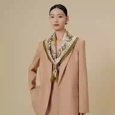 WENSLI Magnolia Silk Scarf