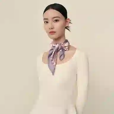 WENSLI Magnolia Silk Scarf