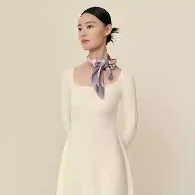 WENSLI Magnolia Silk Scarf