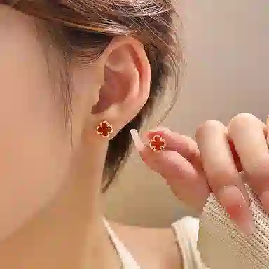 Ai De Promise Clover Stud Earrings