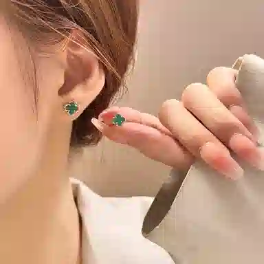 Ai De Promise Clover Stud Earrings