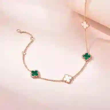 Ai De Promise Clover Stud Earrings