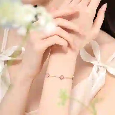 Ai De Promise Clover Stud Earrings