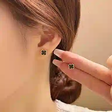 Ai De Promise Clover Stud Earrings