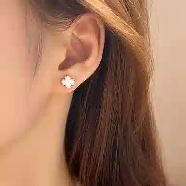Ai De Promise Clover Stud Earrings