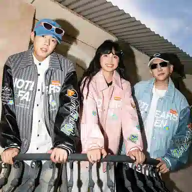 No Tears logoinsvintage