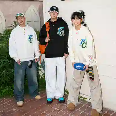 No Tears logovintage