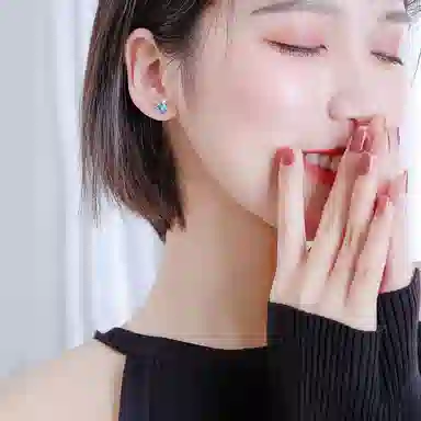 7 925