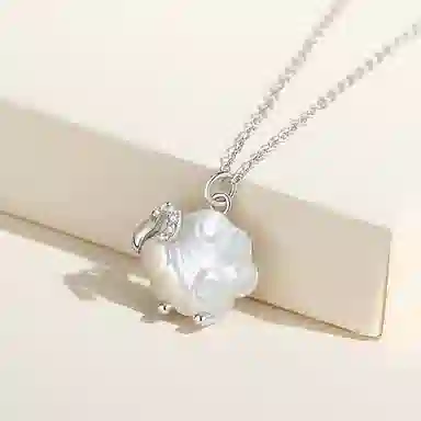 925