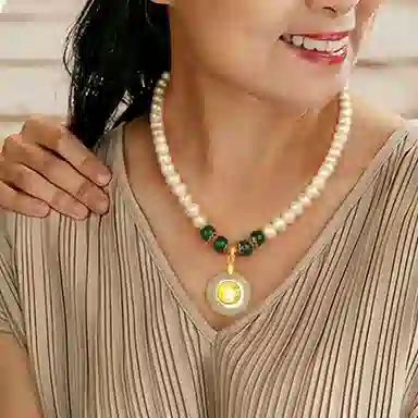 贝诗珠宝 金镶玉弥勒佛吉祥如意公笑佛  轻奢大气温婉转运守护 淡水珍珠 项链 女款