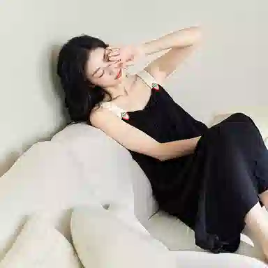 歌倩雅 甜美舒适亲肤简约吊带睡裙 女款 黑色