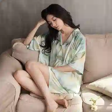 歌倩雅 薄款翻领短袖短裤睡衣套装 女款 淡绿色