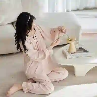 歌倩雅 纯色圆领设计气质时尚长袖上衣长裤睡衣套装 女款 粉红色