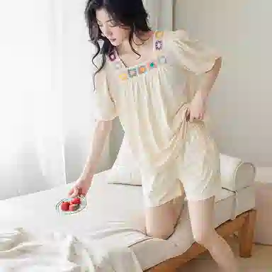 歌倩雅 简约亲肤舒适透气短袖休闲可外穿短裤睡衣套装 女款 米白色