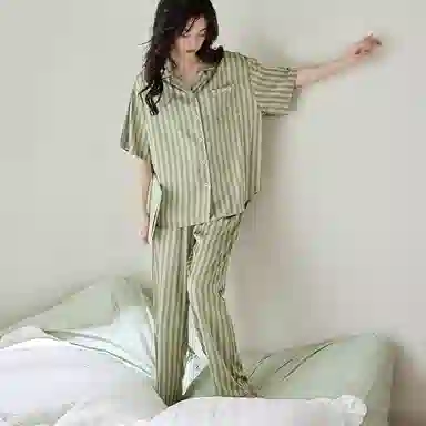 歌倩雅 凉感型短袖长裤薄款条纹高级感家居服睡衣套装 女款 绿色
