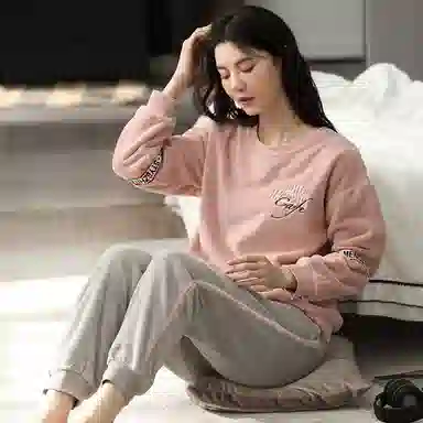 歌倩雅 加厚保暖字母刺绣运动可外穿睡衣套装 女款 图片色