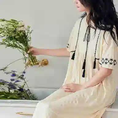 歌倩雅 简约舒适透气短袖睡裙 女款 乳白色