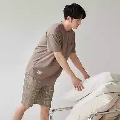 歌倩雅 休闲简约圆领短袖上衣格子五分短裤睡衣套装 男款 驼色