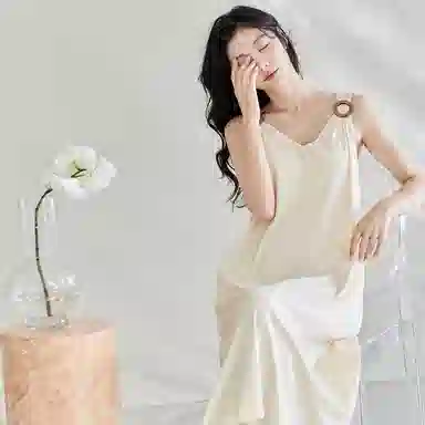 歌倩雅 纯色薄款纯欲风吊带无袖长款睡裙 女款 杏色