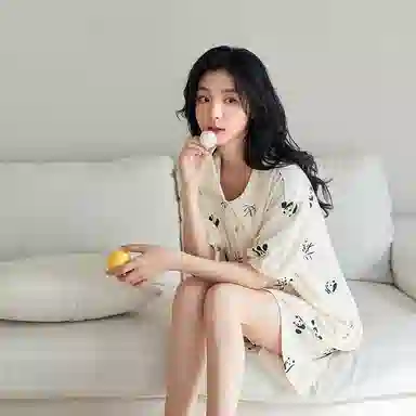 歌倩雅 小熊猫印花满印上衣舒适透气三分裤睡衣套装 女款 米白