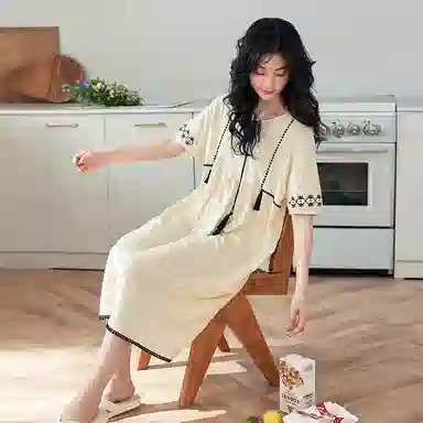 歌倩雅 简约舒适透气短袖睡裙 女款 乳白色