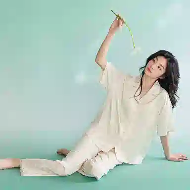 歌倩雅 纯色翻领短袖松紧腰长裤时尚高级感睡衣套装 女款 杏色