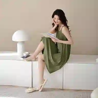 歌倩雅 简约薄款无袖纯色睡裙 女款 军绿