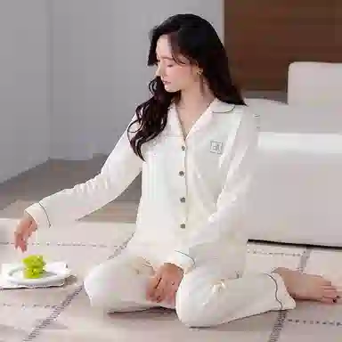 歌倩雅 高级感简约纯色翻领开衫长袖长裤舒适亲肤睡衣套装 女款 白色