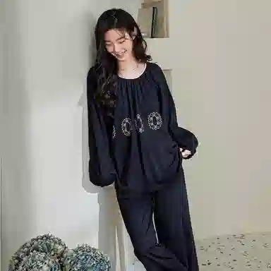 歌倩雅 圆领长袖长裤印花家居服睡衣礼盒 女款 图片色