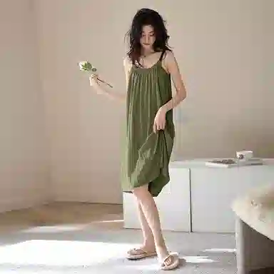 歌倩雅 简约薄款无袖纯色睡裙 女款 军绿