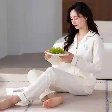 歌倩雅 高级感简约纯色翻领开衫长袖长裤舒适亲肤睡衣套装 女款 白色