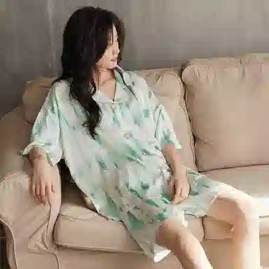 歌倩雅 带胸垫翻领短袖松紧腰短裤夏天可外穿家居服睡衣套装 女款 白色