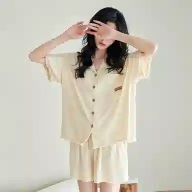 歌倩雅 薄款时尚简约高级感翻领开衫短袖上衣松紧腰五分裤睡衣套装 女款 米白色