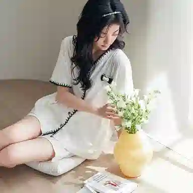 V