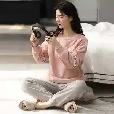 歌倩雅 加厚保暖字母刺绣运动可外穿睡衣套装 女款 图片色