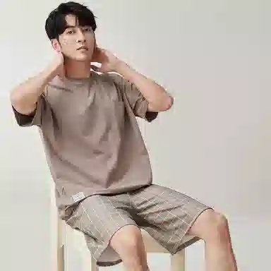 歌倩雅 休闲简约圆领短袖上衣格子五分短裤睡衣套装 男款 驼色