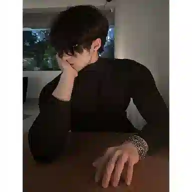DEMAVIE T