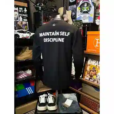 DEMAVIE T