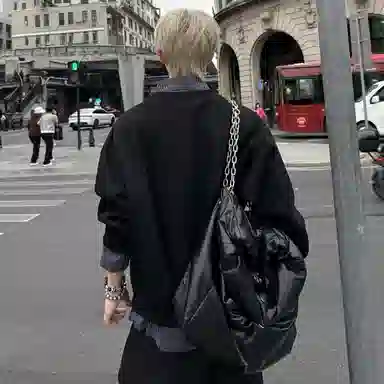 DEMAVIE ins