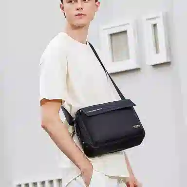 Volunteer Crossbody Bag