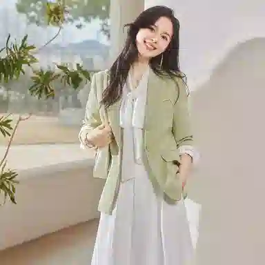 VICTORIA&VERA Spring Embroidered Blazer