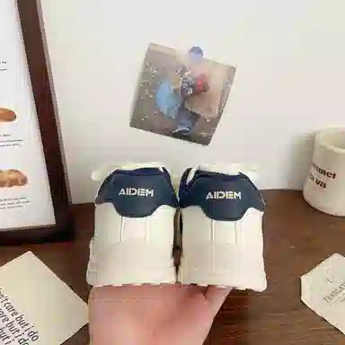 No brand name available