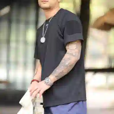 MADEN Crewneck Pullover T-Shirt