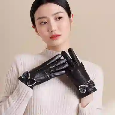 Pierre Cardin Bow Leather Gloves