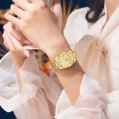 梦特娇 小众潮流时尚高颜值商务休闲百搭 石英机芯 钢表带 国表 女表 白色表盘 防水夜光