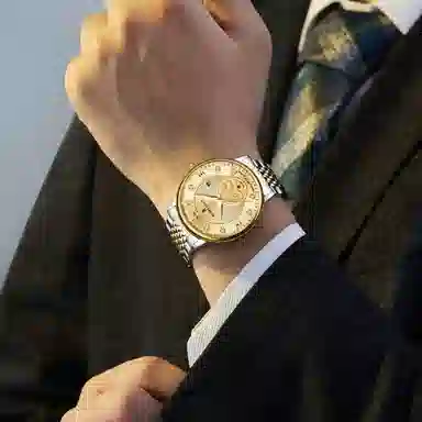 梦特娇 双龙戏珠系列 时尚上班族通勤商务百搭日期显示高级腕表罗马数字 自动机械机芯 精钢表带 国表 男表 白色表盘 学生党运动防水夜光